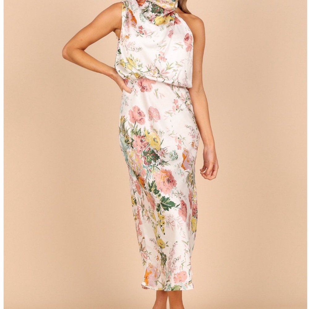 Petal & Pup NWT Gorgeous Annabelle Midi Dress in White Floral Satin Size L & XL